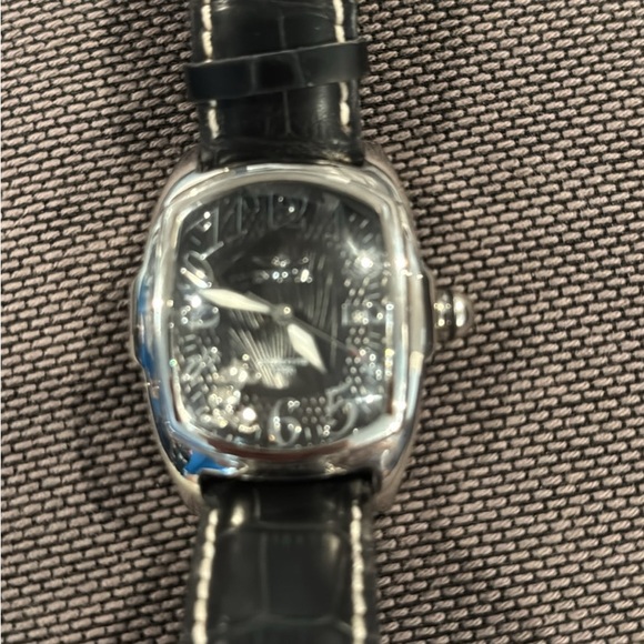 Disney Invicta Mickey Mouse bubble dial watch - Picture 2 of 3